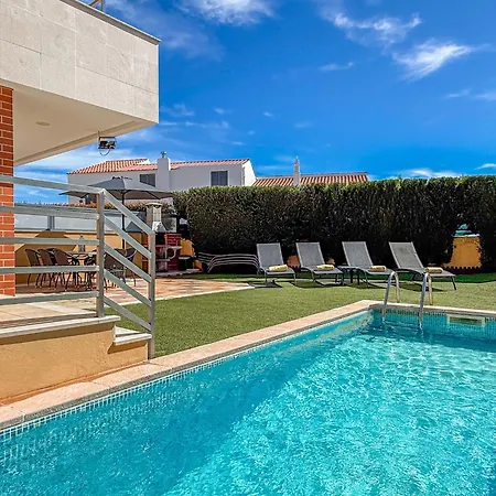 V4, Jardins Branqueira Near Beach, * Αλμπουφέιρα