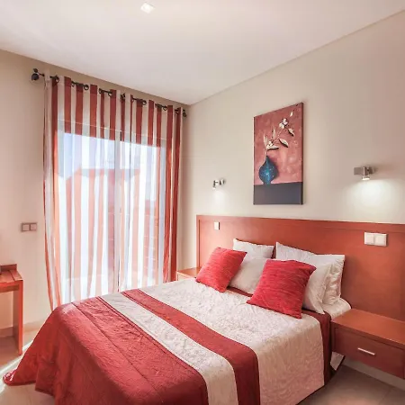 Villa V4, Jardins Branqueira Near Beach, *