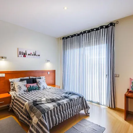 فيلة V4, Jardins Branqueira Near Beach,