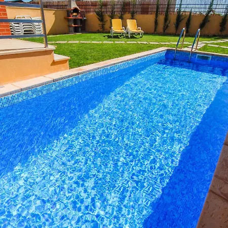 Villa V4, Jardins Branqueira Near Beach, Albufeira