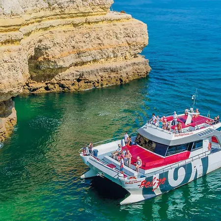 V4, Jardins Branqueira Near Beach, Βίλα