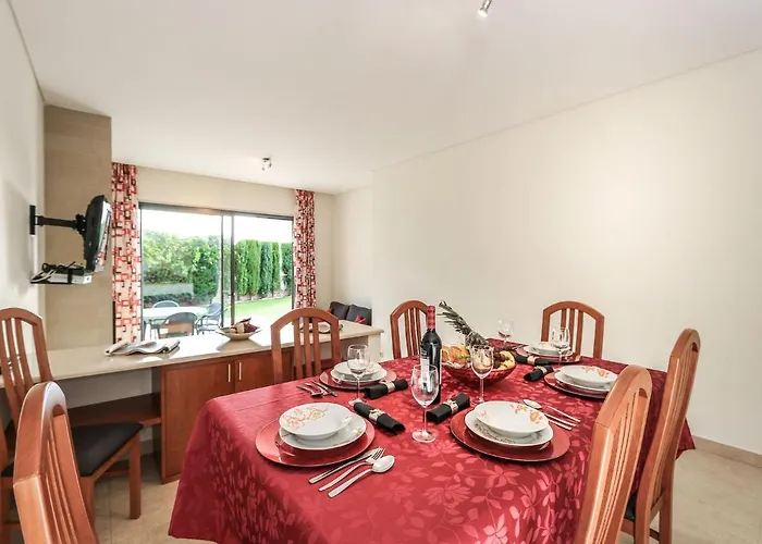 V4, Jardins Branqueira Near Beach, Βίλα Αλμπουφέιρα