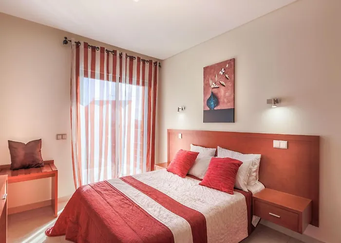 Villa V4, Jardins Branqueira Near Beach, *