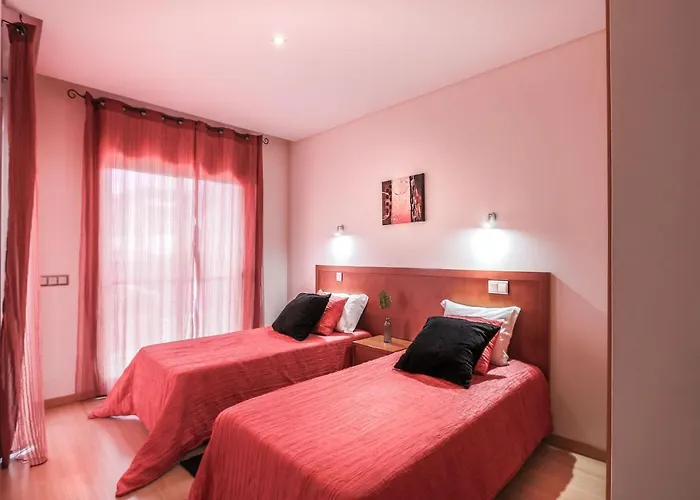 V4, Jardins Branqueira Near Beach,