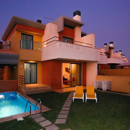 V4, Jardins Branqueira Near Beach, Албуфейра